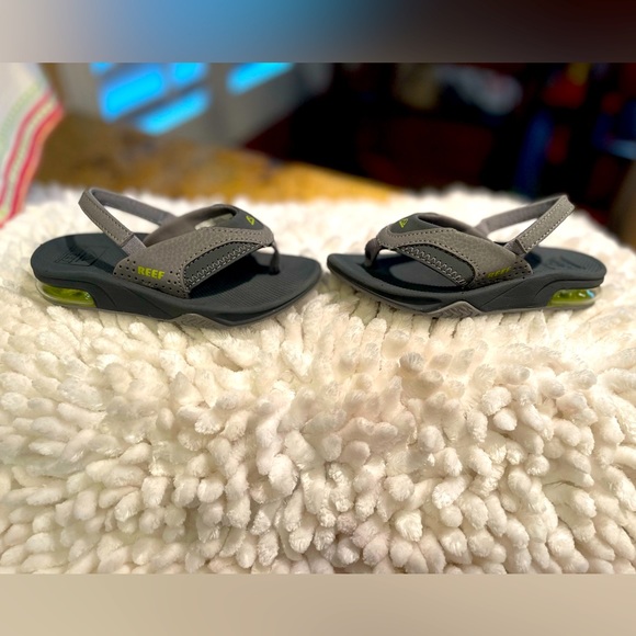NWOT Toddler Reef Fanning Sandals, size 7 - Picture 3 of 4